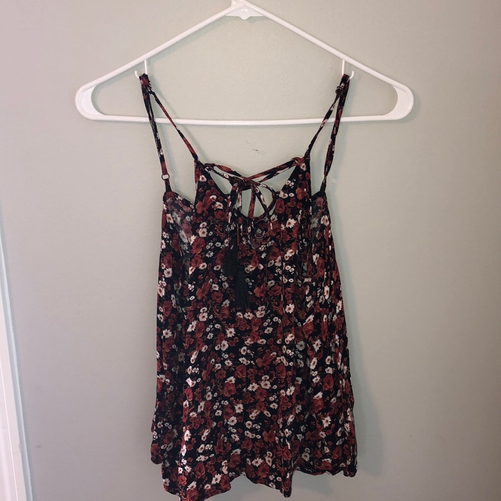 Floral halter sleeveless blouse.